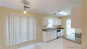 Building Photo - 925 Eastern Oaks Dr