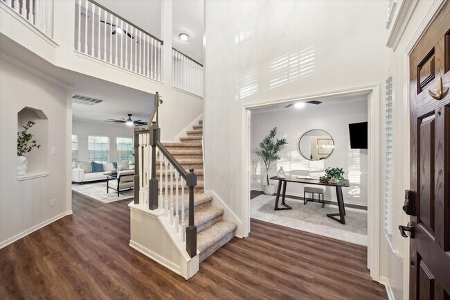 Building Photo - 2350 Seamist Cir