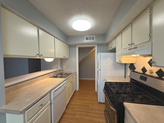 Foto del edificio - 1312 Southport Dr