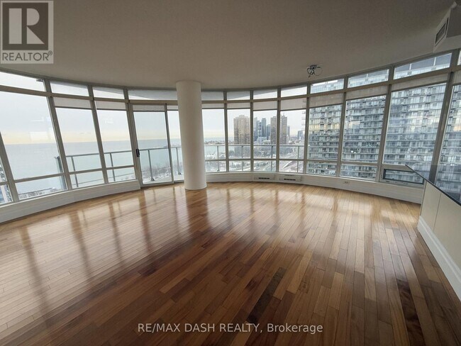 Photo du bâtiment - 15 Windermere Ave