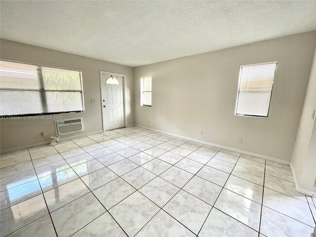 Foto del edificio - 247 SW 7th St