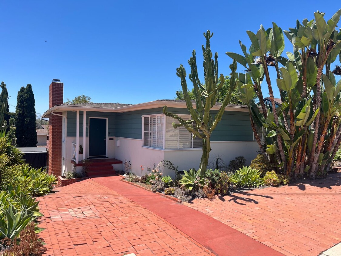Foto principal - Charming Mission Hills Mid-Century Home wi...