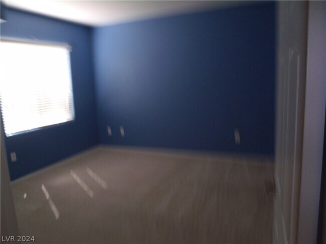Building Photo - 6868 Sky Pointe Dr