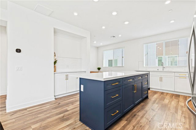 Building Photo - 609 S Lyon St