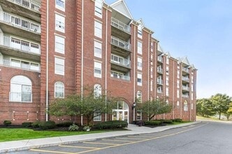 Building Photo - 100 Boatswains Wy