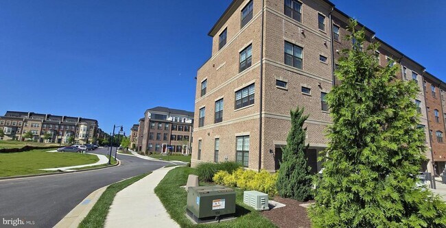 Building Photo - 627 Leigh Wy.
