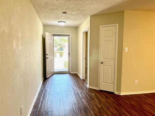 Foto del edificio - 3516 Clydesdale Dr