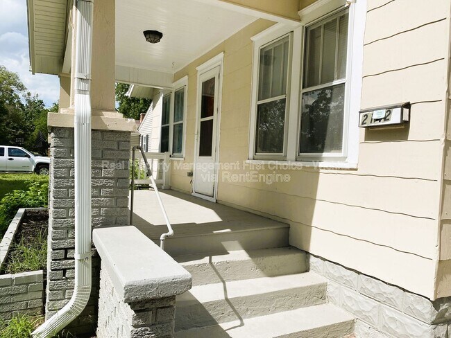 Foto del edificio - 2142 S Waco Ave