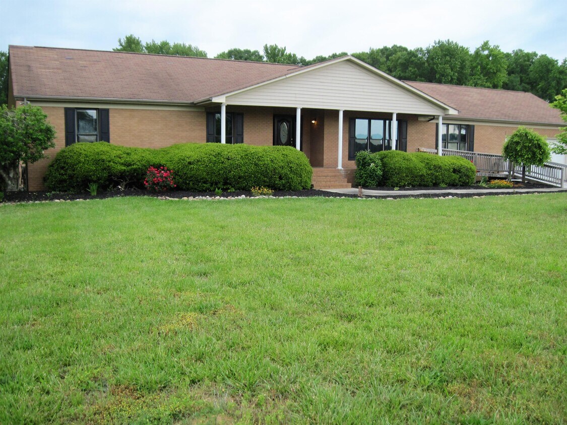 Primary Photo - 5216 Griffith Rd