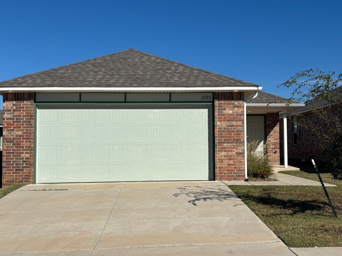 Building Photo - 1st Month Free!