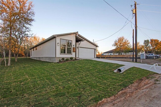 Building Photo - 336 Nene Ln