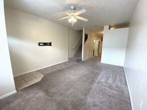 Building Photo - 3870 SW 20th Ave