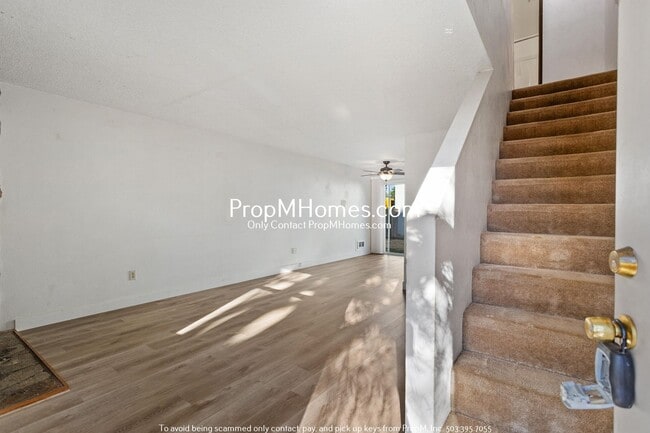 Photo - Cozy Two Bedroom in Montavilla - Large Fen... Townhome