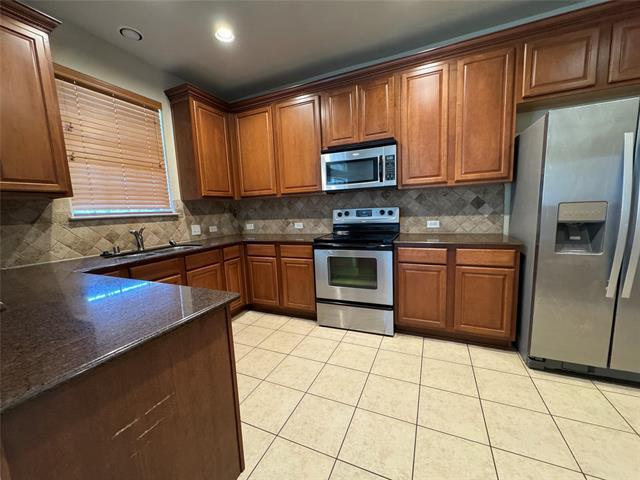 Building Photo - 5932 Clearwater Dr