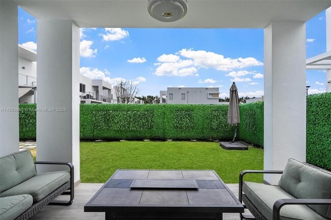 Foto del edificio - 10330 NW 68th St