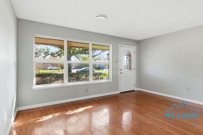 Building Photo - 339 Hilton Ave