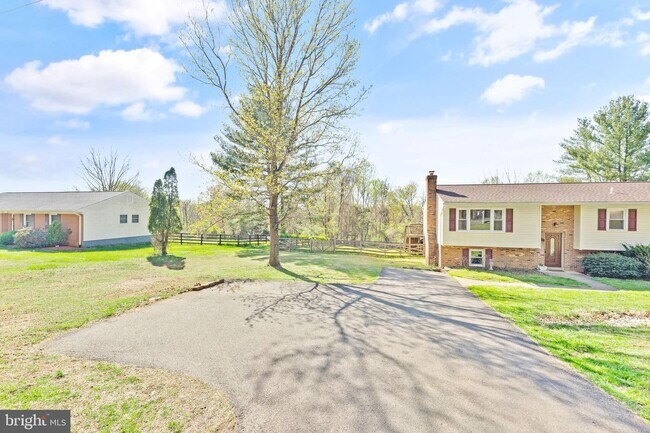 Foto del edificio - 7362 Baldwin Ridge Rd