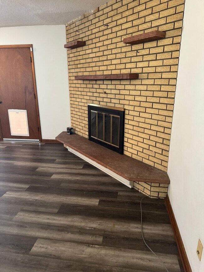 Foto del edificio - Country living at its best! Traditional farm house avail NOW