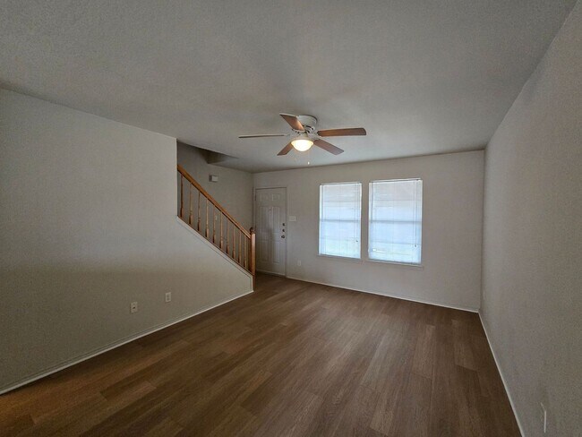 Foto del edificio - HUD/SECTION 8 ACCEPTED - RENT SPECIAL - AVAILABLE NOW!