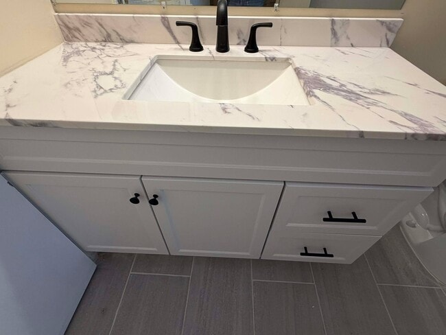 Foto del edificio - 501 W 1st St