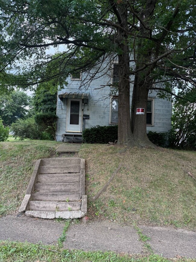 Building Photo - 806 Milner St
