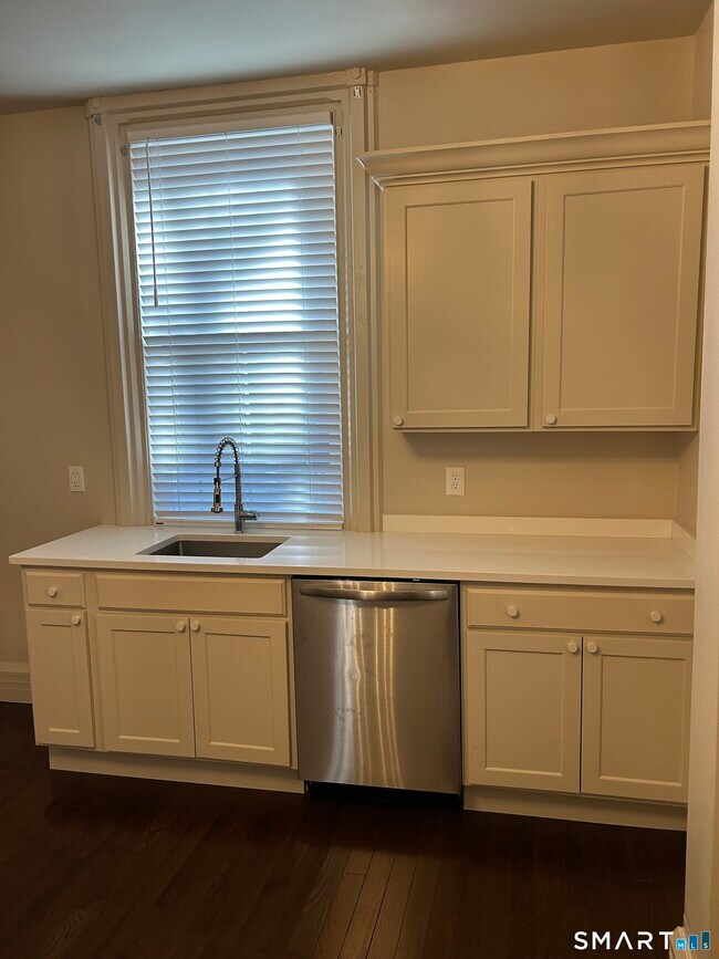 Foto del edificio - 214 Broadway