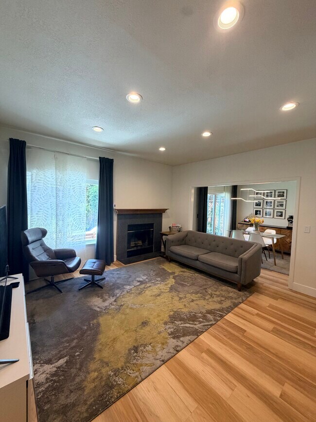 Sala de estar - 4135 Stanley Blvd