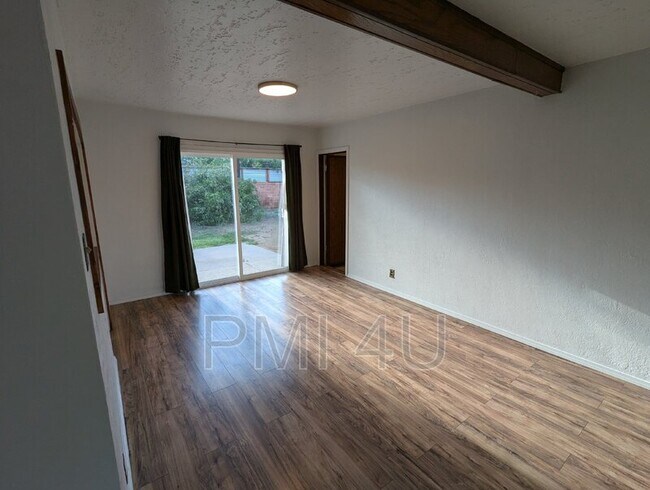 Building Photo - 2812 Los Arboles Ct NE