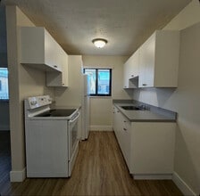 Building Photo - 1310 W 29th St