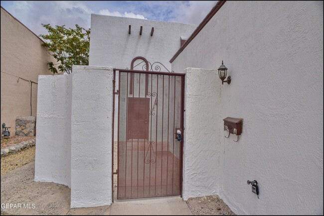 Foto del edificio - 10415 Ashwood Dr