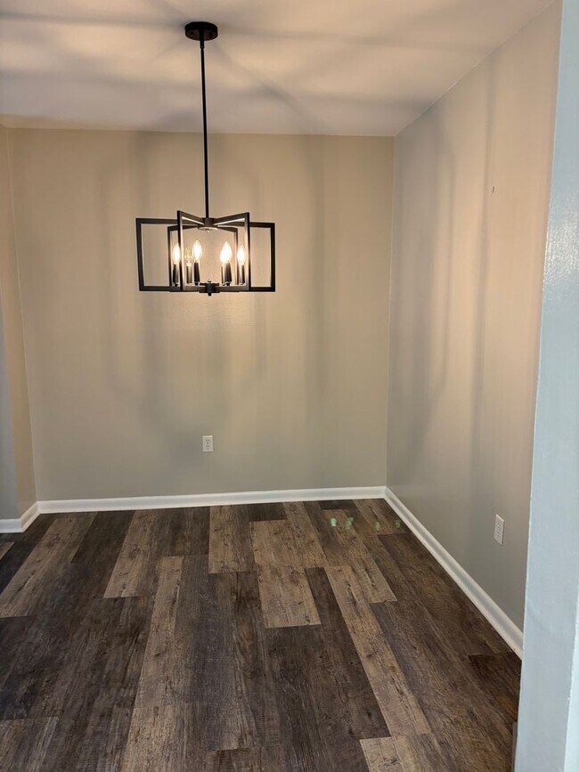 Foto del edificio - REMODELED NW RALEIGH 3 BEDROOM CONDO IN MARTINIQUE--SWIMMING POOL- UPDATED PRIMARY BATHROOM