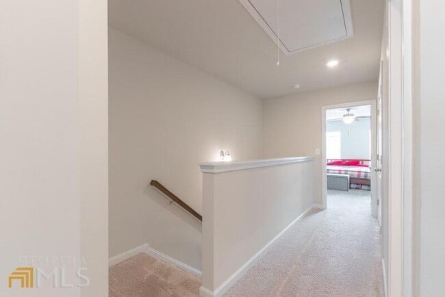 Building Photo - 3506 Lakeview Crk