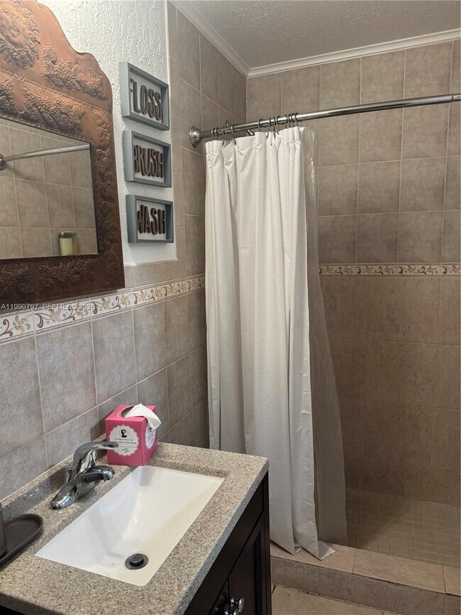 Foto del edificio - 6126 SW 61st St