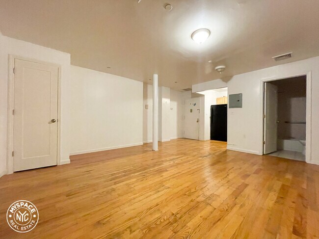 Building Photo - 102 M.L.K. Jr Pl