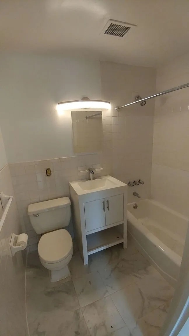 Foto del edificio - 645 Lefferts Ave