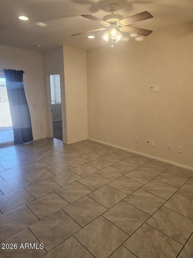 Building Photo - 1650 E Jardin Pl