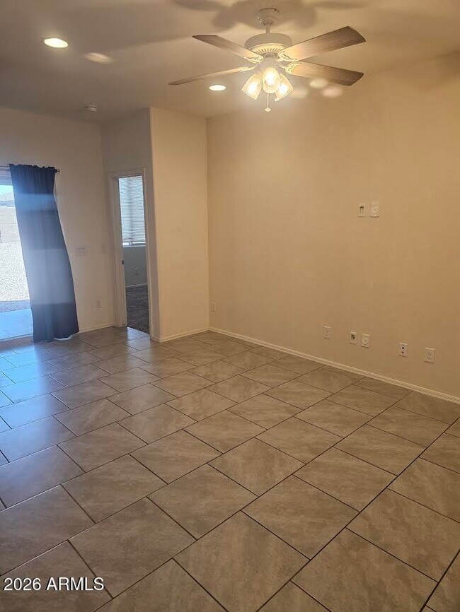 Foto del edificio - 1650 E Jardin Pl