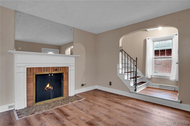 Foto del edificio - 21 Waverly Ave