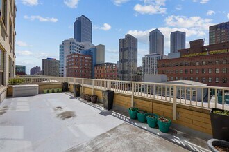 Building Photo - 88 Morgan St