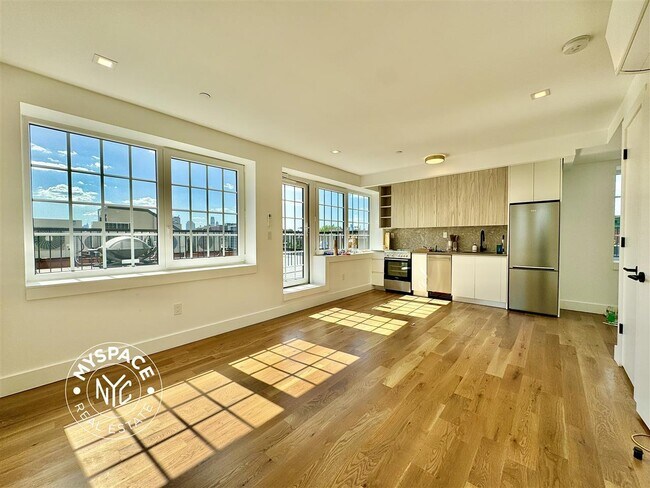 Foto del edificio - 128 Montrose Ave