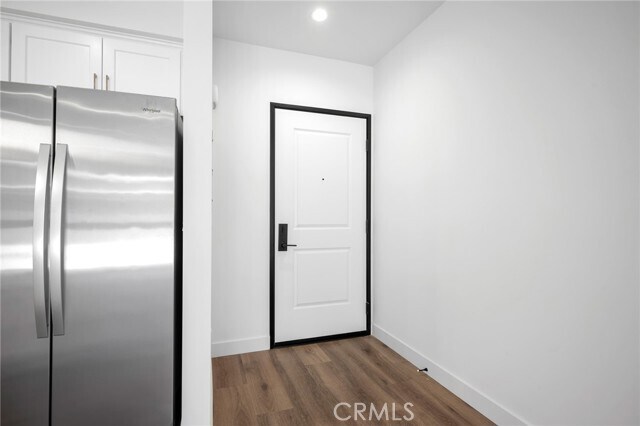 Building Photo - 10657 Moorpark St