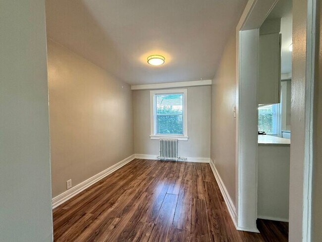 Foto del edificio - 1400 Kenmore Ave