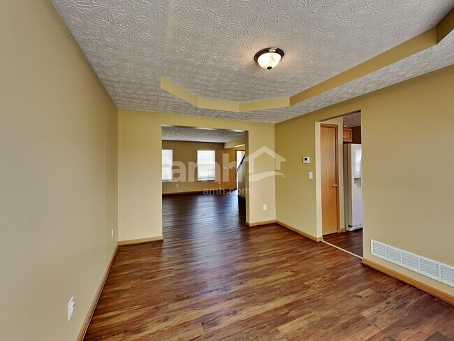 Foto del edificio - 494 Lockmead Dr