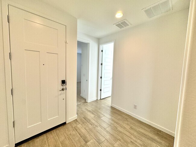 Building Photo - 36370 W Leonessa Ave