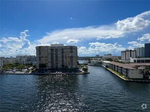 Building Photo - 1833 S Ocean Dr