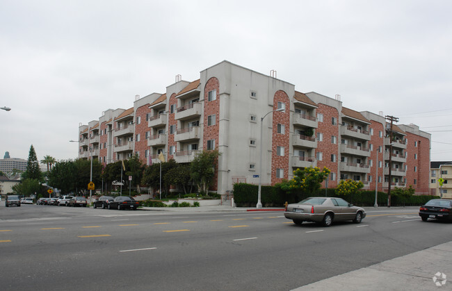 Building Photo - Reno Towers Apartments