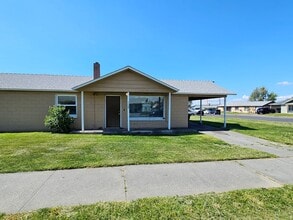 Building Photo - 1104-1106 S Grand Dr