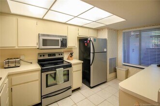 Building Photo - 4540 NE Sandpebble Trce