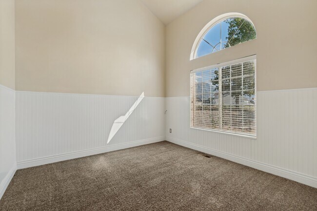 Foto del edificio - 418 Quail Run Rd