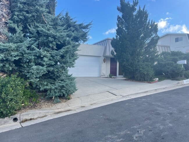 Front Driveway - 6052 Pat Ave